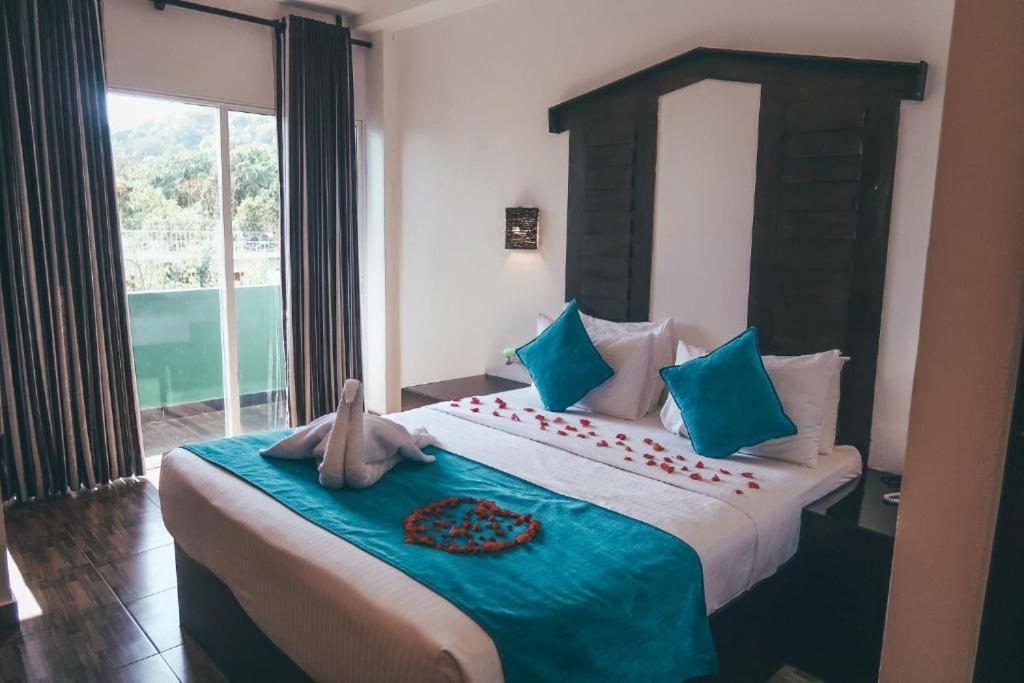 ซันไชน์ รีสอร์ต แอนด์ สปา Hotel สิกิริยา ภายนอก รูปภาพ