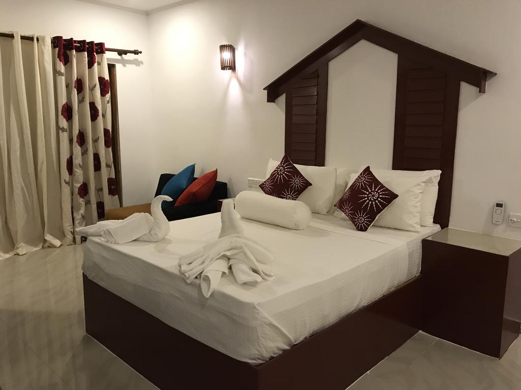 ซันไชน์ รีสอร์ต แอนด์ สปา Hotel สิกิริยา ภายนอก รูปภาพ